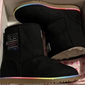 juicy couture girls, black fuzzy boots, size 4